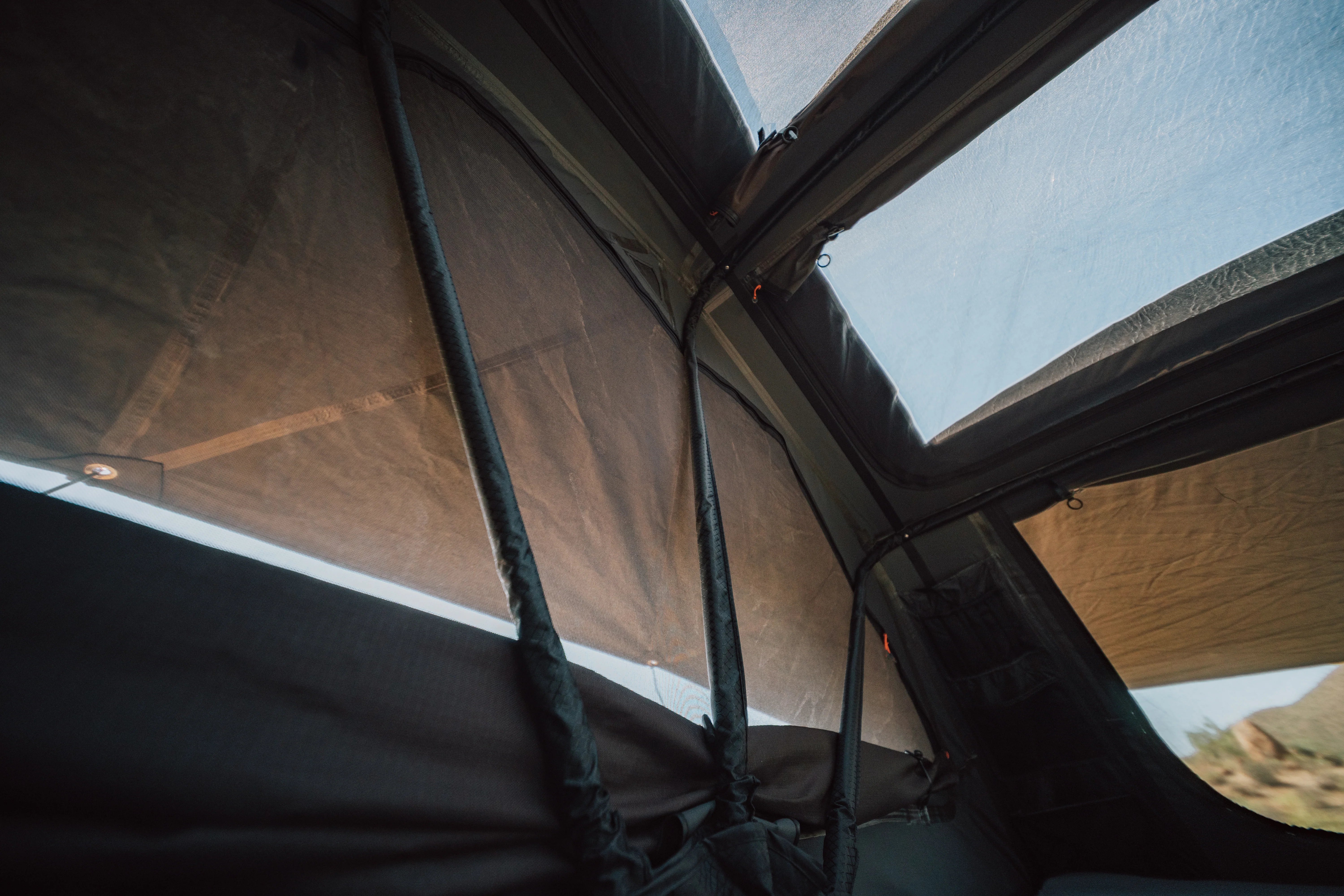 Roam Adventure - VAGABOND 2.0 ROOFTOP TENT