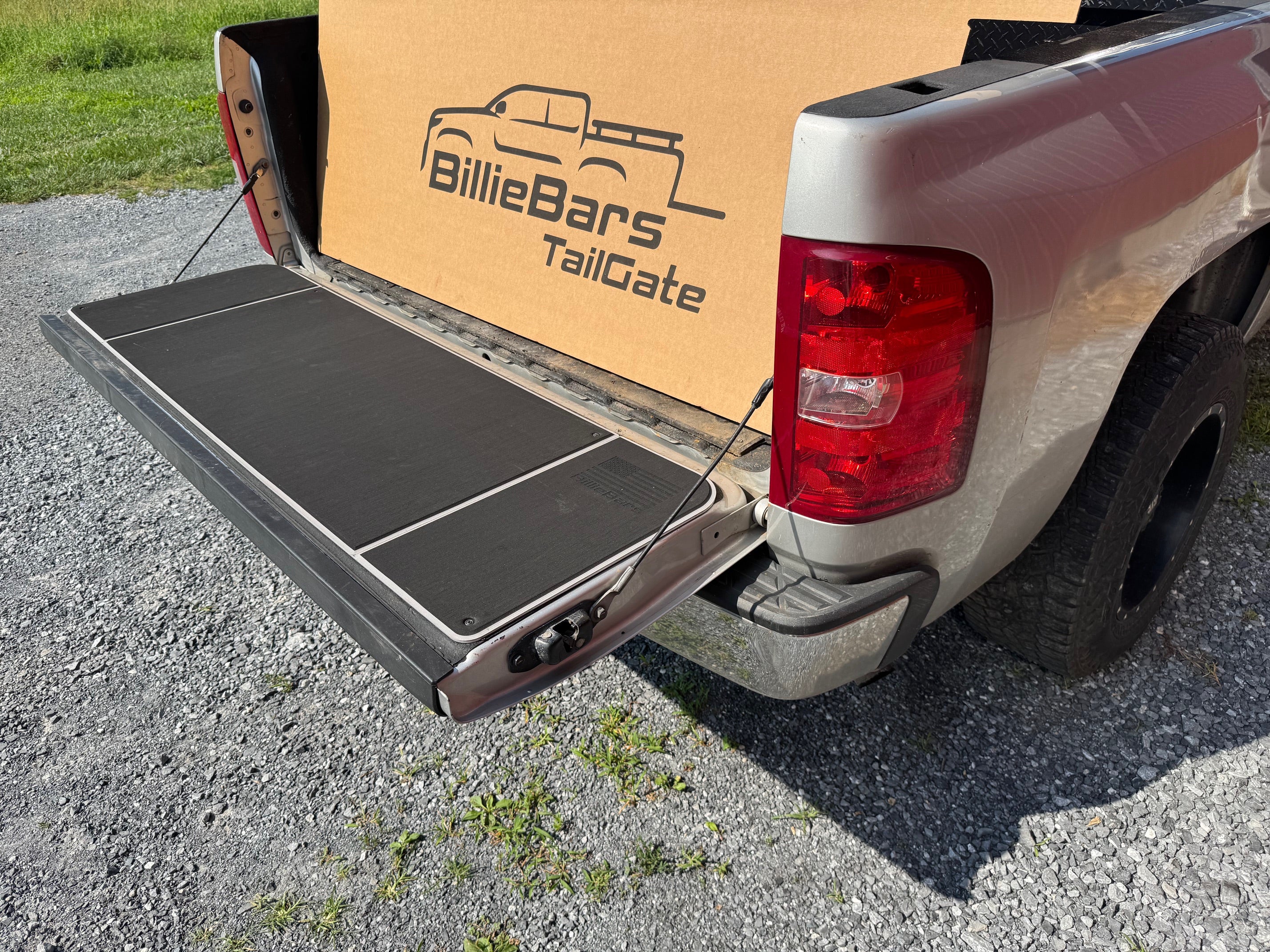 BillieBars -Silverado 1500, 2500, 3500 Tailgate Cover (2007-2013)