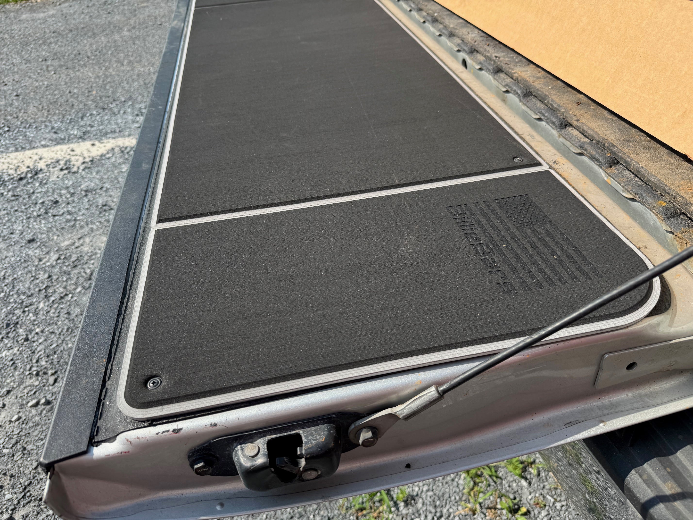 BillieBars -Silverado 1500, 2500, 3500 Tailgate Cover (2007-2013)