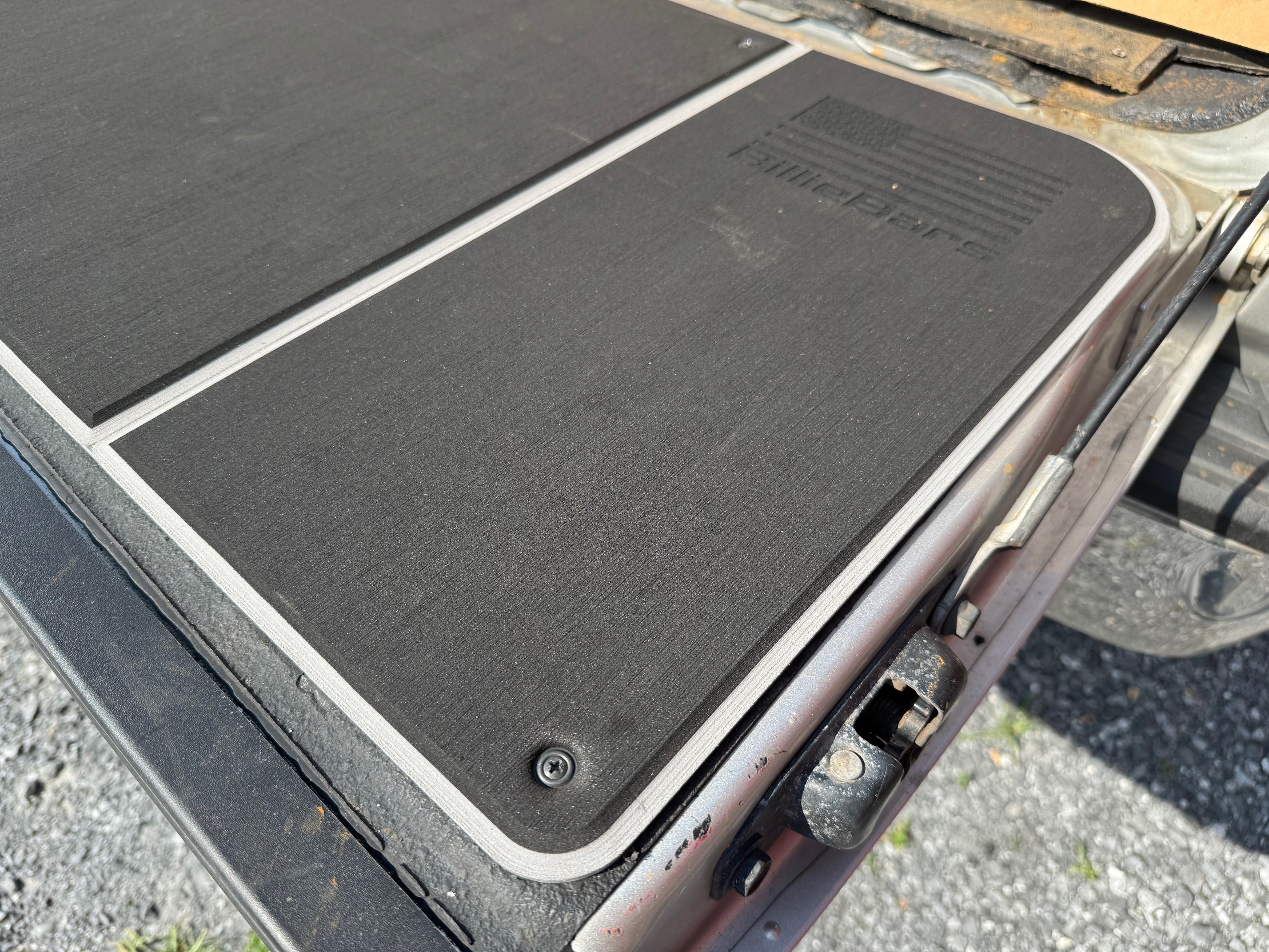 BillieBars -Silverado 1500, 2500, 3500 Tailgate Cover (2007-2013)