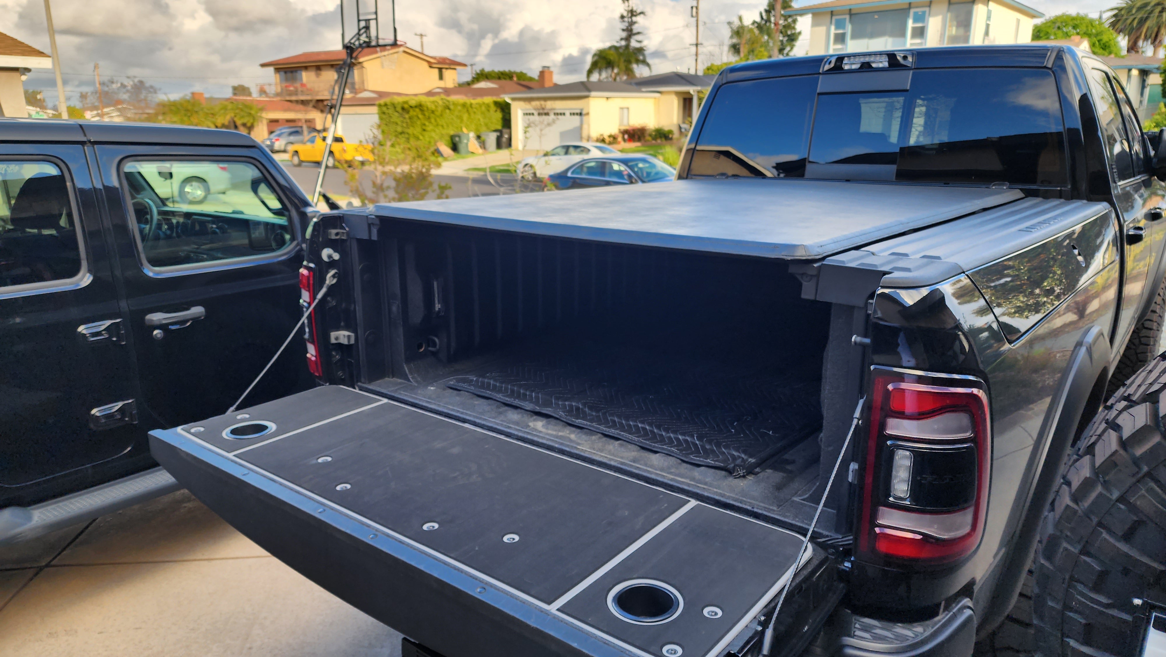 RAM Tailgate Cover