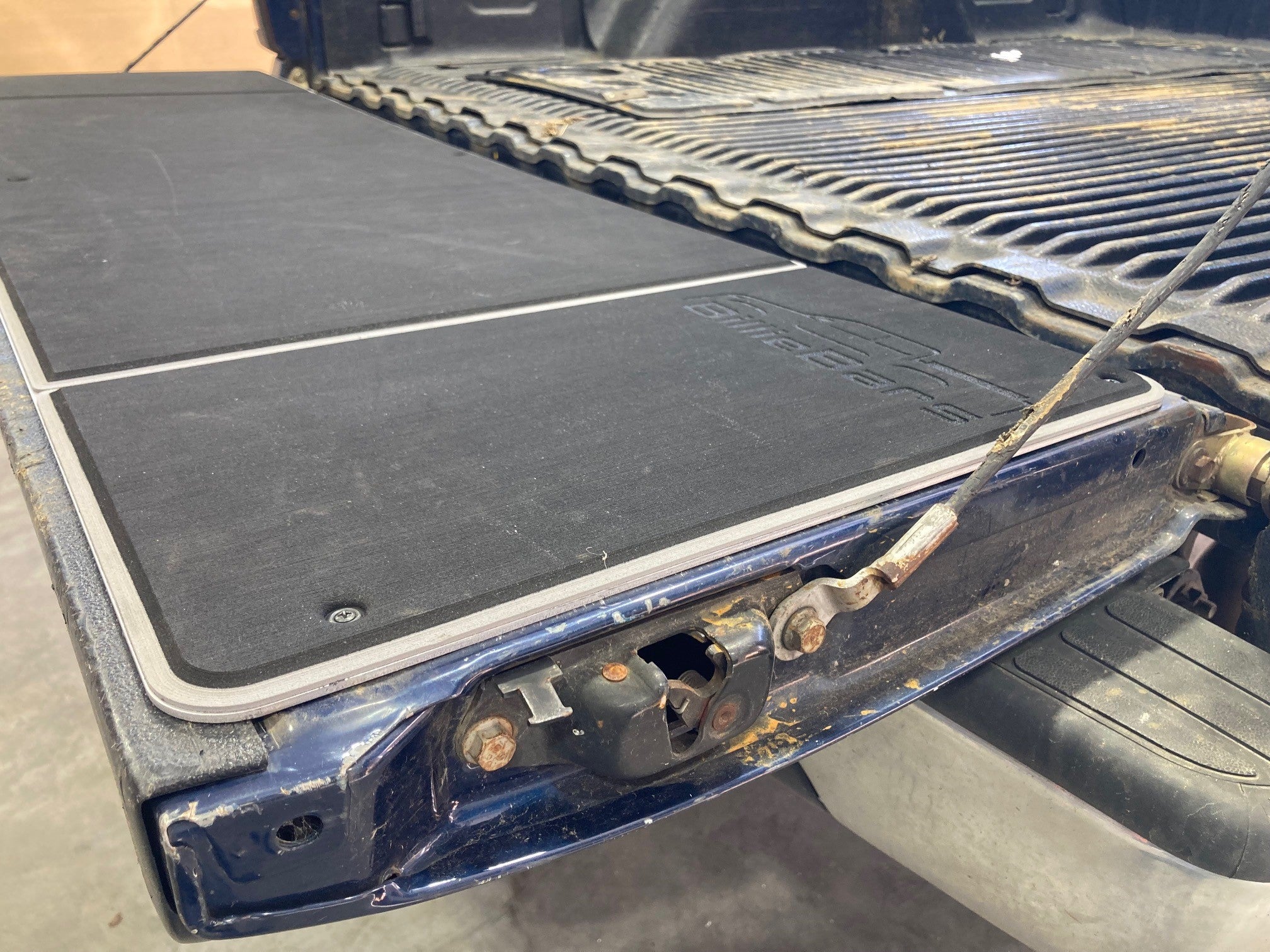 Universal Truck Tailgate Cover Kit