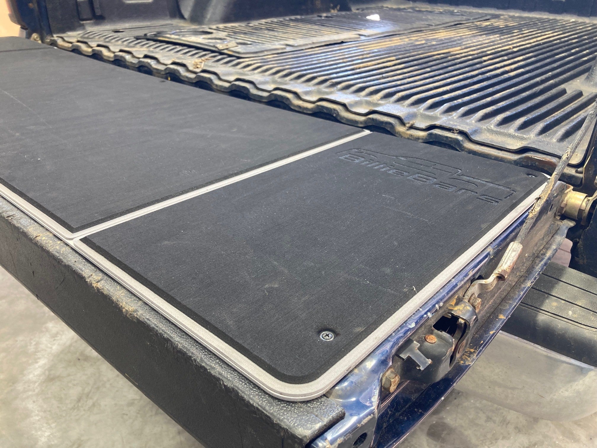 Universal Truck Tailgate Cover Kit