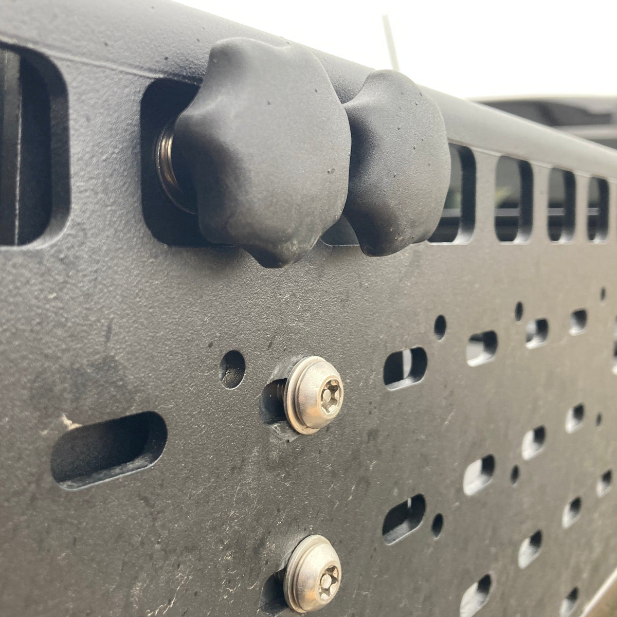 Quick Release Thumb Screws for Cross Bars | BillieBars