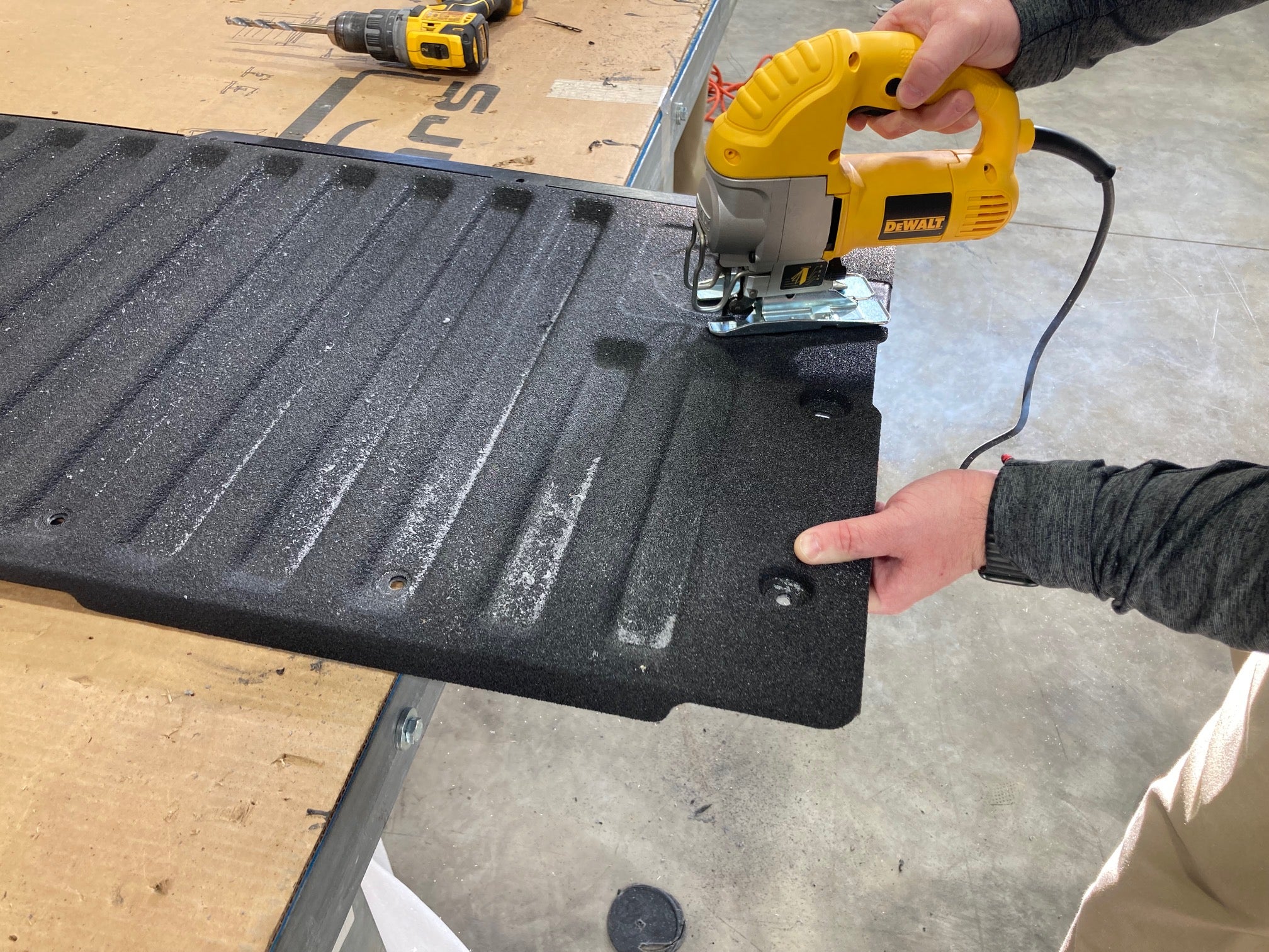 Tundra tailgate cover